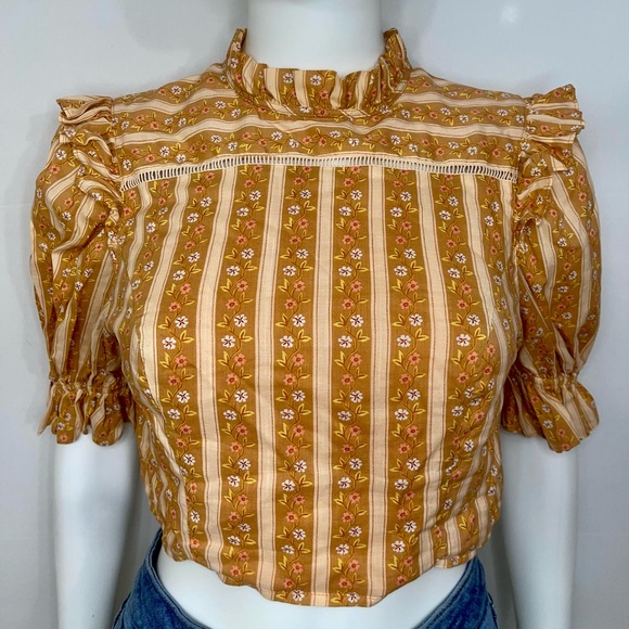 Urban Outfitters ruffle crop top - Picture 5 of 8